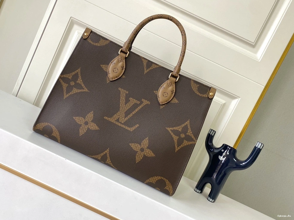 MM LOUIS ONTHEGO VUITTON 0512